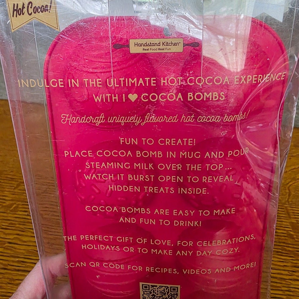 Handstand Kitchen I Love Cocoa Bombs Silicone Mold Red 6 Cavity BKS-HCBC8 NEW - Picture 4 of 6
